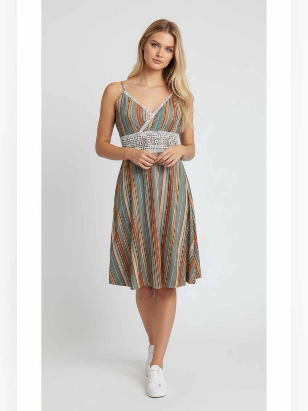 🫶🏻 SO Striped Spaghetti-Strap Dress with Lace Waist